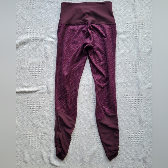 Lululemon Sweaty Endeavor Mesh Activewear Leggings -  Tight Star Pixel Raspberry - Picture 3 of 10